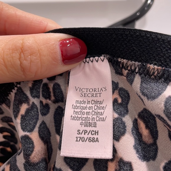 Victoria’s Secret Leopard Print Slip Skirt - Picture 4 of 6